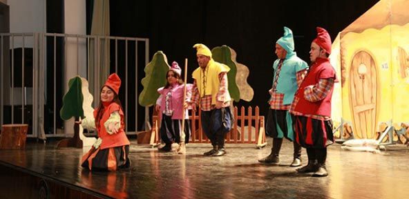 TİYATRO GÖSTERİLERİ